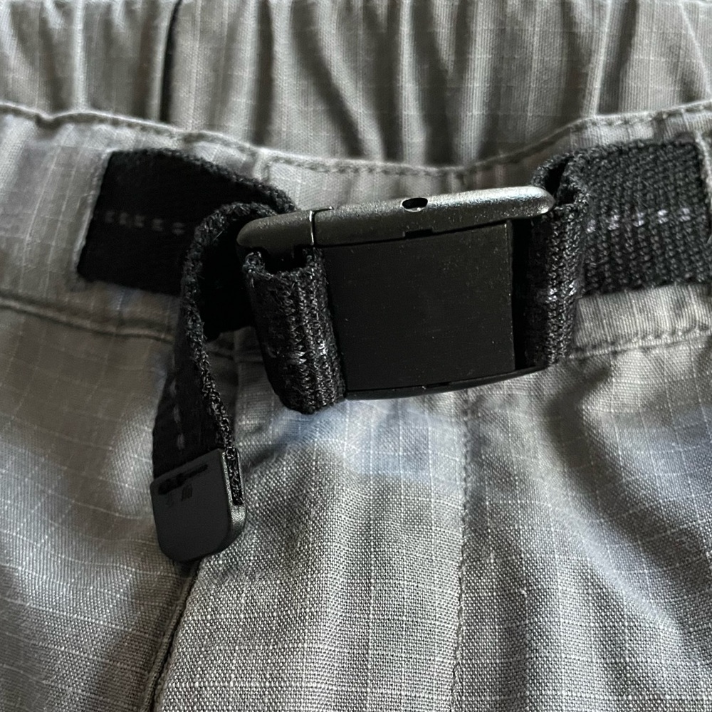 Uniqlo Gray Utility Hiking Shorts Size L Elastic Waist Tech Outdoor Gorpcore - Picture 9 of 9